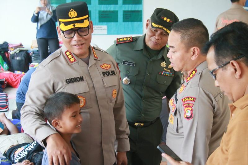 Polri-TNI siapkan pelayanan bersama di lokasi kebakaran Kapuk Muara Polri-TNI siapkan pelayanan bersama di lokasi kebakaran Kapuk Muara