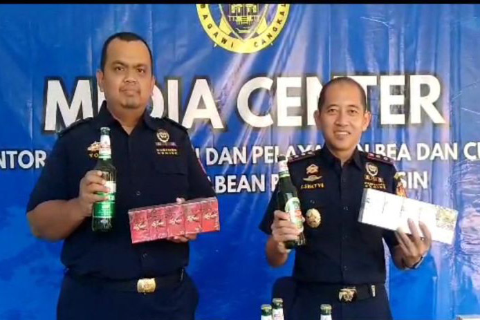 Bea Cukai Banjarmasin musnahkan satu juta batang rokok ilegal Bea Cukai Banjarmasin musnahkan satu juta batang rokok ilegal