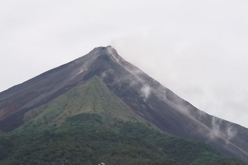Pos PGA catat 67 kali gempa guguran Karangetang