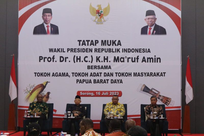 Wapres silaturahmi dengan tokoh agama dan adat Papua Barat Daya Wapres silaturahmi dengan tokoh agama dan adat Papua Barat Daya