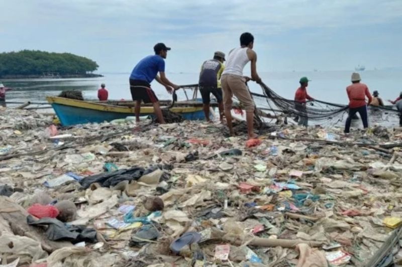 Bandarlampung apresiasi pemerhati lingkungan bantu bersihkan sampah