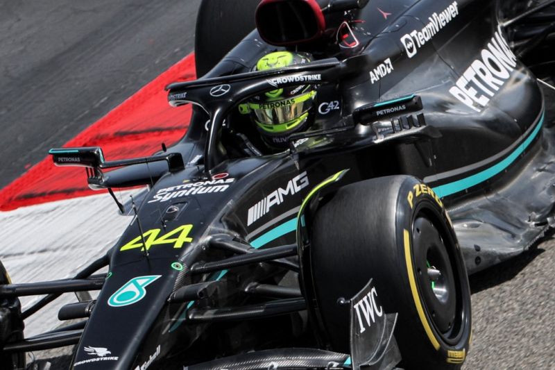 Hamilton peringatkan Mercedes tak lengah dengan persaingan GP Inggris Hamilton peringatkan Mercedes tak lengah dengan persaingan GP Inggris