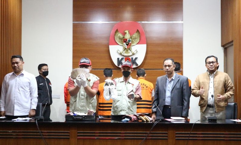 KPK perpanjang penahanan Wali Kota Bandung Yana Mulyana