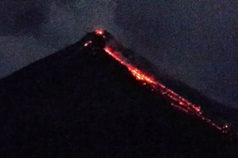 Gempa guguran Gunung Karangetang Sulut terekam 1.792 kali