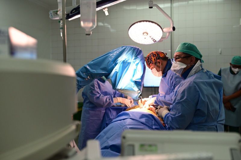 Operasi pemasangan DBS jadi harapan baru bagi pasien parkinson Operasi pemasangan DBS jadi harapan baru bagi pasien parkinson