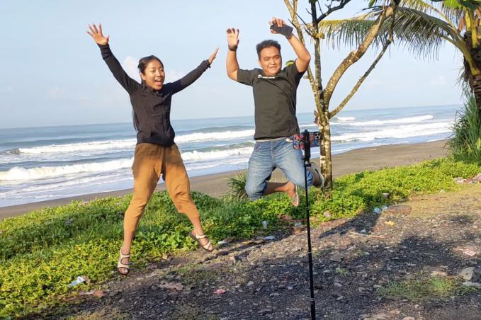 Keranjingan medsos, melakukan segalanya demi konten