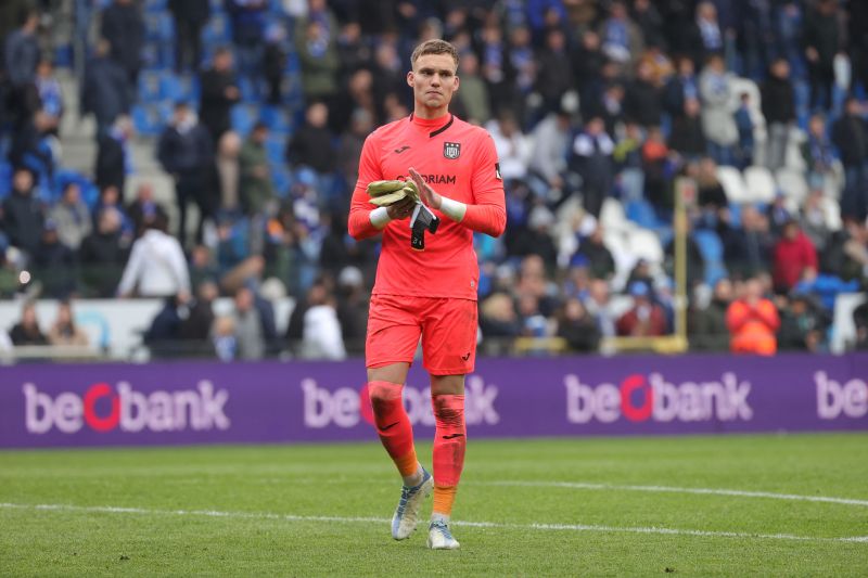 Brighton resmi datangkan kiper asal Belanda Bart Verbruggen Brighton resmi datangkan kiper asal Belanda Bart Verbruggen