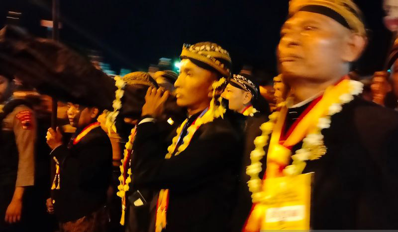 Keraton Surakarta kirab tujuh pusaka pada malam 1 Sura Keraton Surakarta kirab tujuh pusaka pada malam 1 Sura
