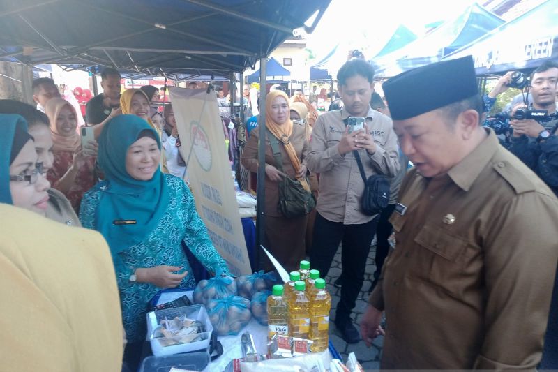 Pemkab Jember gelar pasar murah untuk kendalikan inflasi Pemkab Jember gelar pasar murah untuk kendalikan inflasi