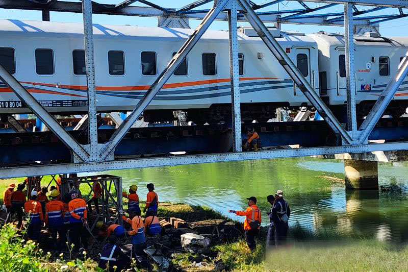 Dirjen ingatkan beberapa kali truk trailer tersangkut di perlintasan Madukoro Dirjen ingatkan beberapa kali truk trailer tersangkut di perlintasan Madukoro