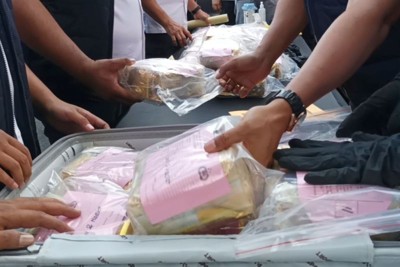 Polrestabes Surabaya gagalkan peredaran 33,9 kilogram sabu Polrestabes Surabaya gagalkan peredaran 33,9 kilogram sabu