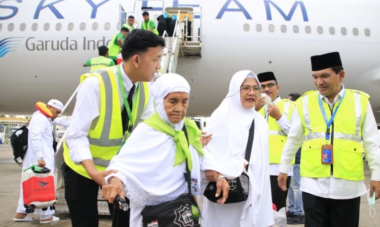 Arab Saudi tunda kepulangan seorang haji asal Sumbar karena sakit Arab Saudi tunda kepulangan seorang haji asal Sumbar karena sakit