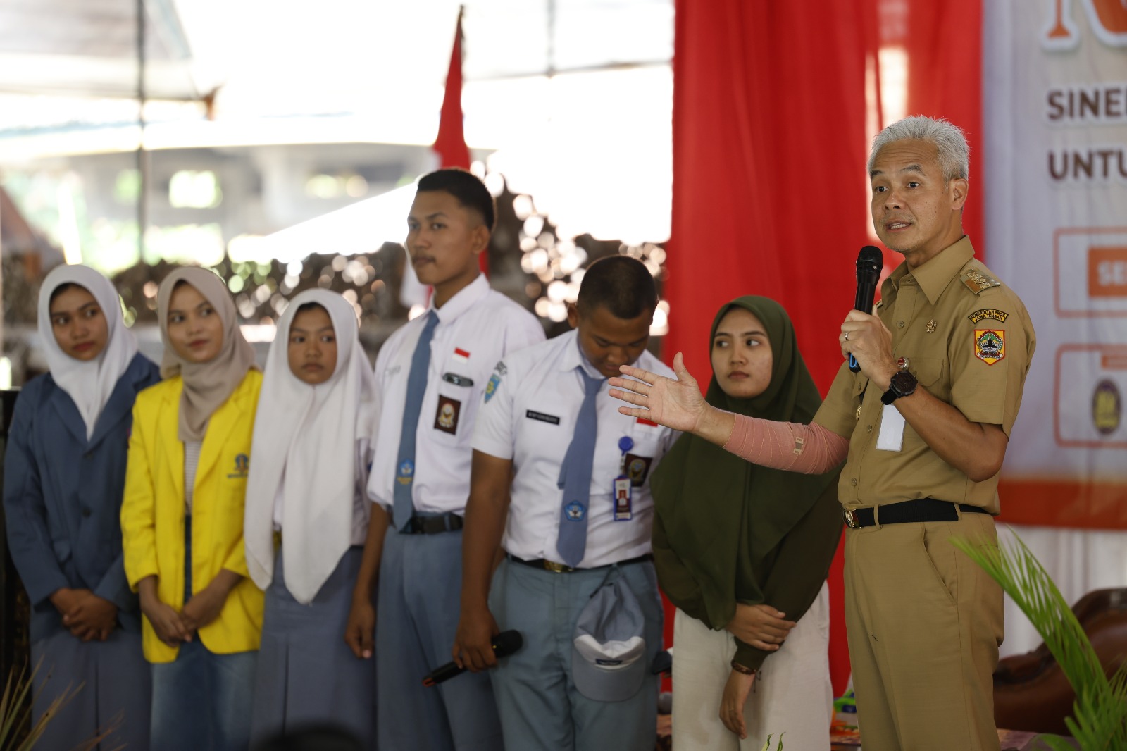 Tarik pungli ke siswa, Kepala Sekolah SMK Negeri dicopot dari jabatannya Tarik pungli ke siswa, Kepala Sekolah SMK Negeri dicopot dari jabatannya