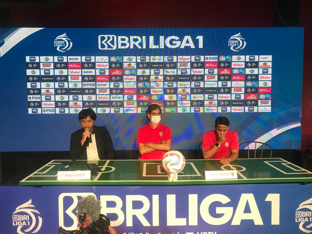 Arema FC jamu Bali United FC Jumat malam di Stadion Kapten I Wayan Dipta, Gianyar Arema FC jamu Bali United FC Jumat malam di Stadion Kapten I Wayan Dipta, Gianyar