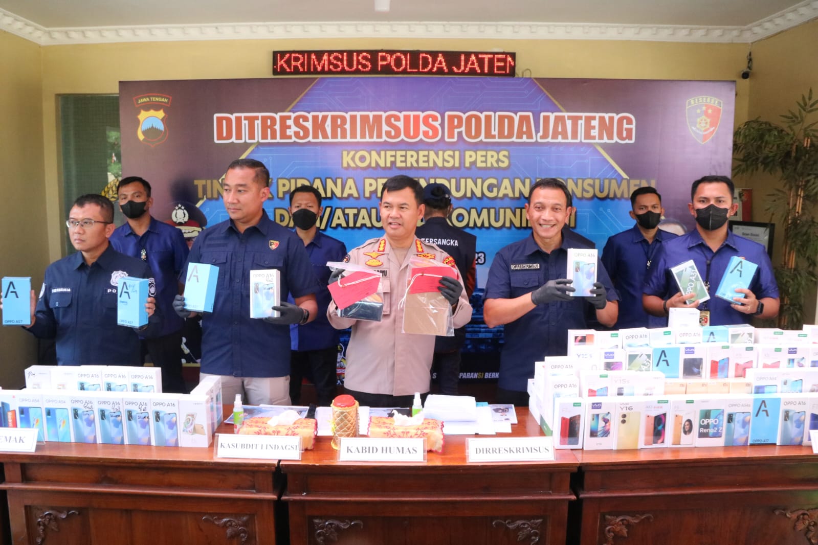 Polda Jateng bongkar perdagangan handphone black market Polda Jateng bongkar perdagangan handphone black market
