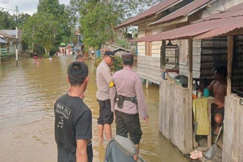 Beberapa desa di Kobar, Kalteng terendam air setinggi 20 cm hingga 60 cm Beberapa desa di Kobar, Kalteng terendam air setinggi 20 cm hingga 60 cm