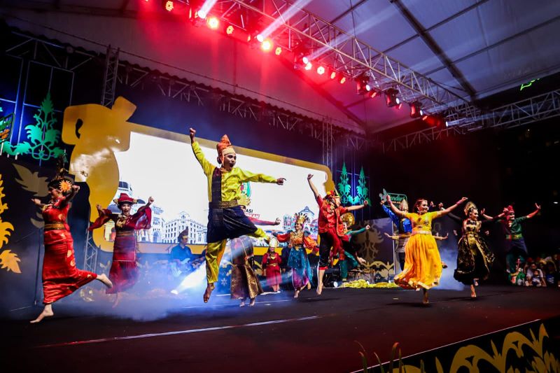 24 sanggar kesenian nusantara meriahkan Kenduri Seni Melayu di Batam 24 sanggar kesenian nusantara meriahkan Kenduri Seni Melayu di Batam