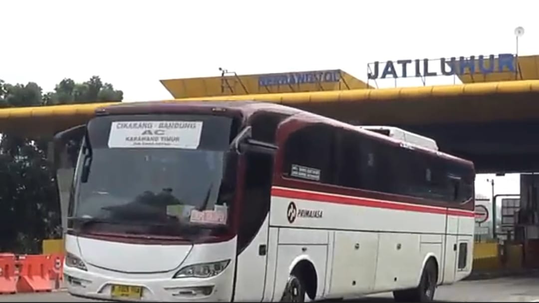 Kenaikan tarif Tol Cipularang dikeluhkan pengemudi angkutan Kenaikan tarif Tol Cipularang dikeluhkan pengemudi angkutan