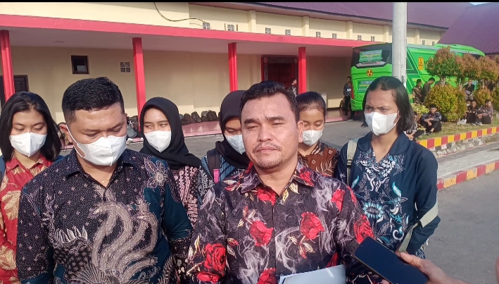 Diduga ada kecurangan, 6 casis Polwan datangi Panda Seleksi di Mako Brimob Diduga ada kecurangan, 6 casis Polwan datangi Panda Seleksi di Mako Brimob