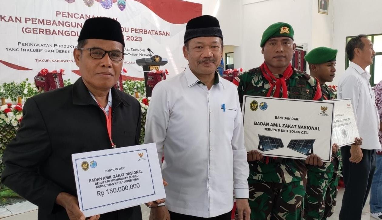 BAZNAS salurkan bantuan panel solar dan pembangunan masjid di Maluku Barat Daya BAZNAS salurkan bantuan panel solar dan pembangunan masjid di Maluku Barat Daya