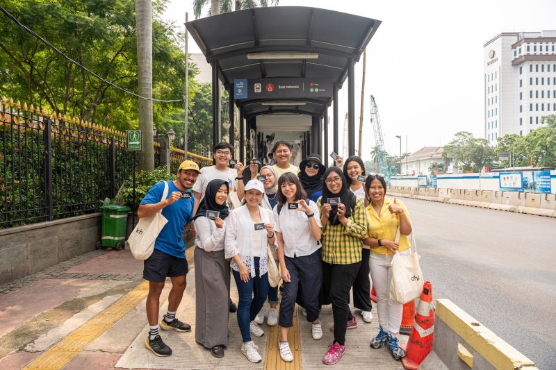 Rayakan HUT DKI Jakarta dengan bertualang dari halte ke halte Rayakan HUT DKI Jakarta dengan bertualang dari halte ke halte
