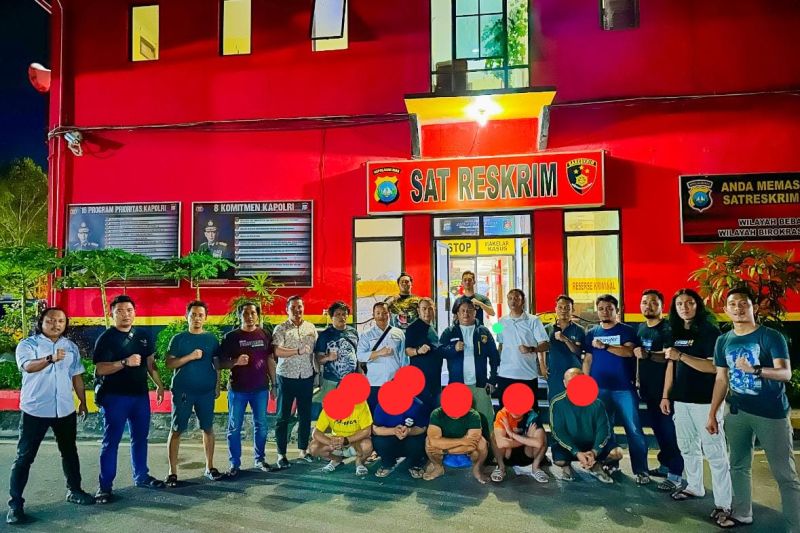 Polisi tangkap enam perampok pengusaha penukaran uang di Batam