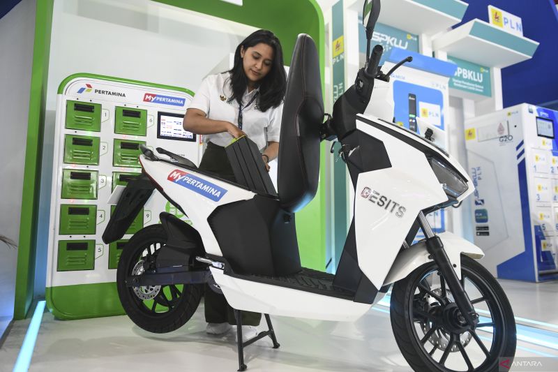 Kolaborasi Gesits-IBC diharapkan dorong peralihan ke motor listrik Kolaborasi Gesits-IBC diharapkan dorong peralihan ke motor listrik