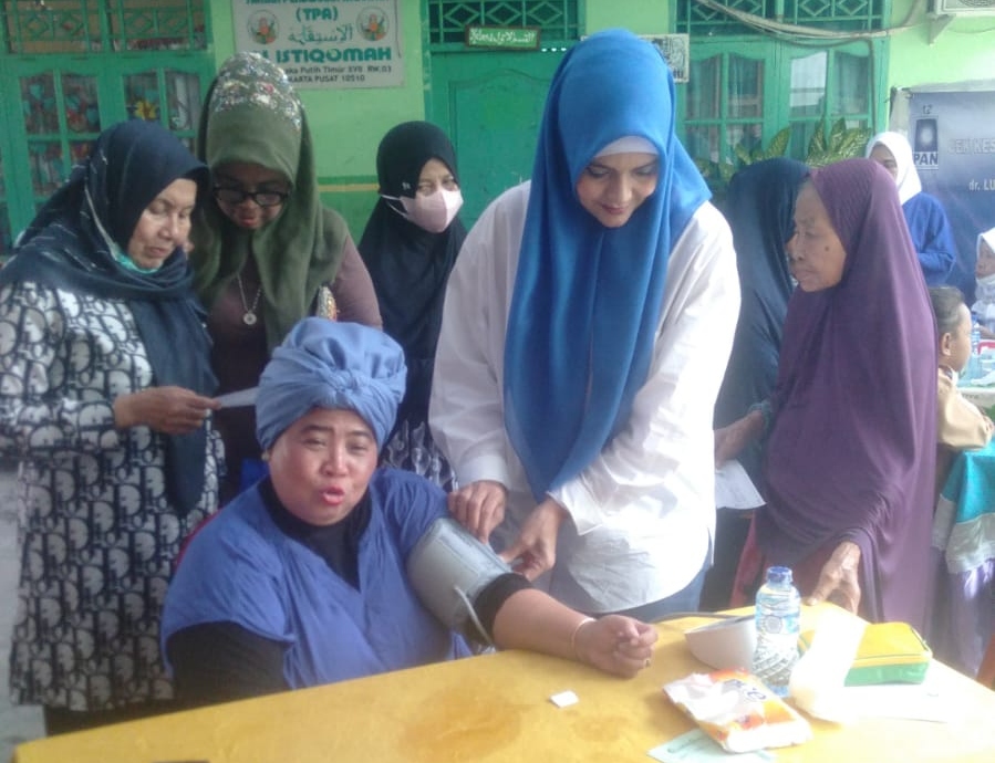 dr Lula Kamal ingatkan warga agar rutin lakukan cek kesehatan dr Lula Kamal ingatkan warga agar rutin lakukan cek kesehatan