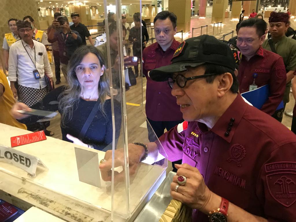 Menkumham berlakukan aturan pariwisata di Bali Menkumham berlakukan aturan pariwisata di BaliÂ