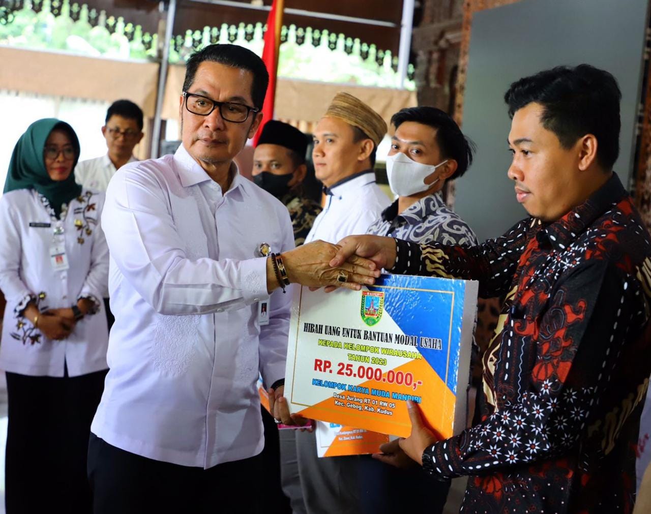 Pemkab Kudus kucurkan modal usaha bagi 350 wirausahawan baru Pemkab Kudus kucurkan modal usaha bagi 350 wirausahawan baru