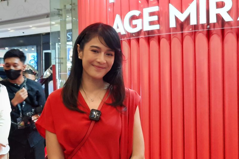 Begini cara Dian Sastro perlambat munculnya kerutan kulit dan bintik hitam Begini cara Dian Sastro perlambat munculnya kerutan kulit dan bintik hitam