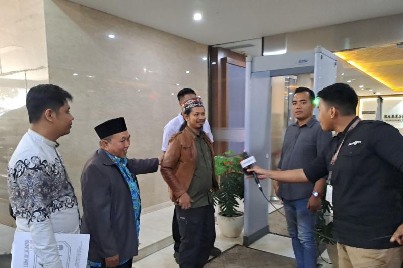 Pendiri NII Crisis Center laporkan pengasuh Al-Zaytun ke Bareskrim Pendiri NII Crisis Center laporkan pengasuh Al-Zaytun ke Bareskrim