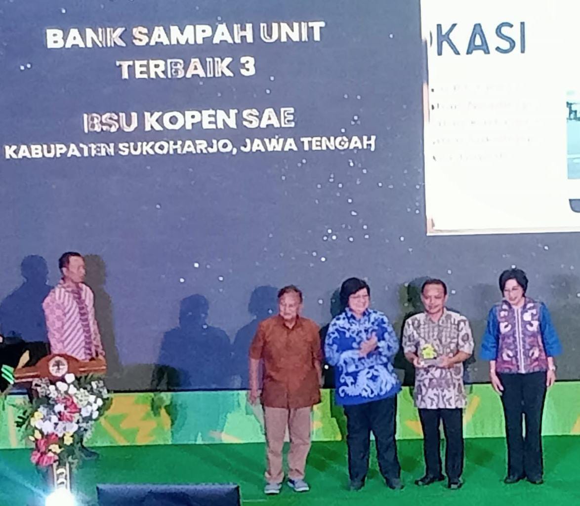 Bank Sampah Kopen Sae terbaik ketiga nasional dalam mengelola sampah domestik Bank Sampah Kopen Sae terbaik ketiga nasional dalam mengelola sampah domestik
