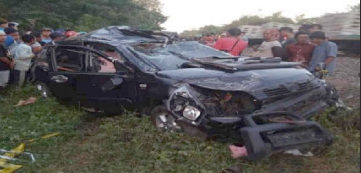 29 Juni 2019: Kecelakaan maut, kereta api vs minibus di Indramayu 29 Juni 2019: Kecelakaan maut, kereta api vs minibus di Indramayu