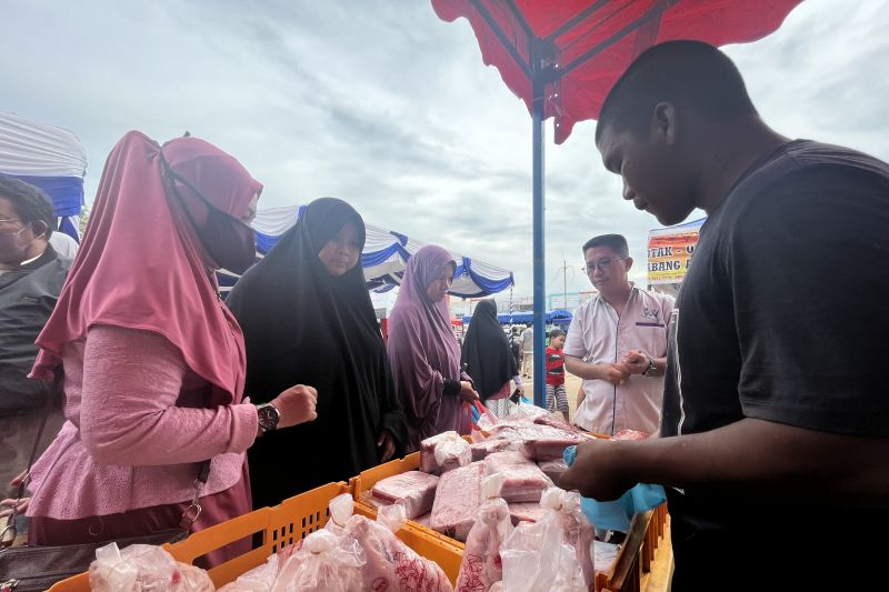 200 kg daging sapi beku tersedia di Gerakan Pangan Murah di Batam 200 kg daging sapi beku tersedia di Gerakan Pangan Murah di Batam