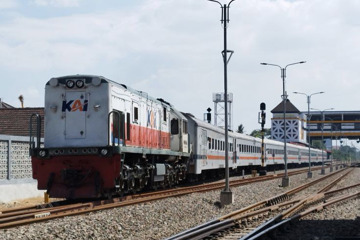 Daop 2 catat jumlah penumpang kereta meningkat di libur panjang Waisak Daop 2 catat jumlah penumpang kereta meningkat di libur panjang Waisak