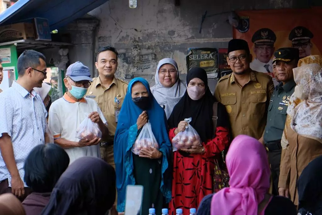 Pemkot Depok kembali salurkan bantuan pangan keluarga miskin Pemkot Depok kembali salurkan bantuan pangan keluarga miskin