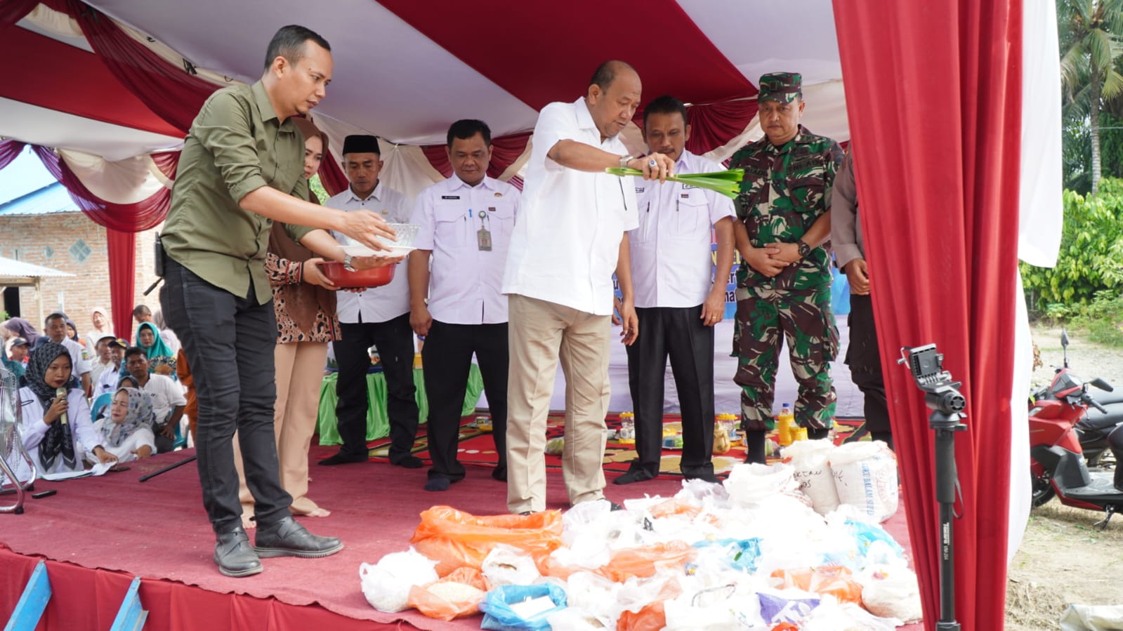 Plt Bupati Langkat apresiasi petani wujudkan ketahanan pangan Plt Bupati Langkat apresiasi petani wujudkan ketahanan pangan