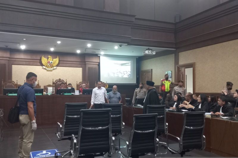Lukas Enembe didakwa terima suap dan gratifikasi senilai Rp46,8 miliar