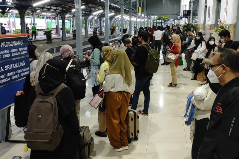 Penumpang kereta api boleh tidak pakai masker Penumpang kereta api boleh tidak pakai masker