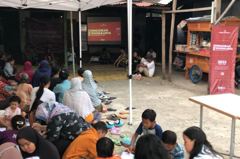 Festival Pinggiran Yogyakarta beri pendidikan kewarganegaraan bagi pemulung Festival Pinggiran Yogyakarta beri pendidikan kewarganegaraan bagi pemulung