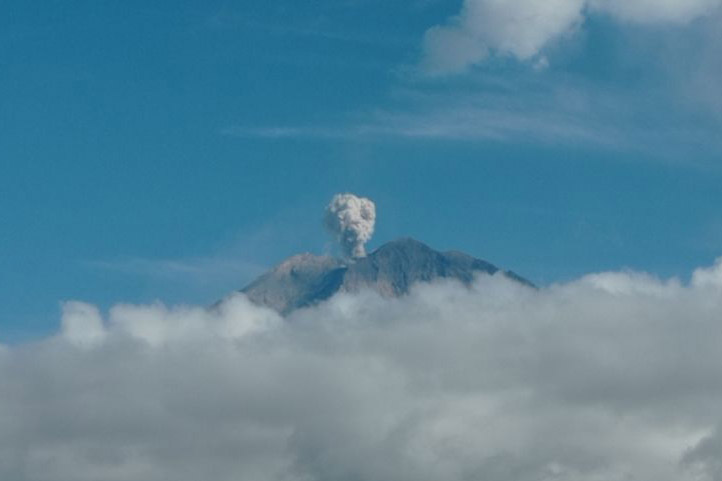 Warga diminta tidak masuk zona bahaya Gunung Semeru