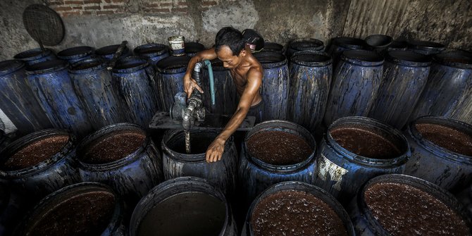 Perajin alkohol dapat perhatian khusus DLH Sukoharjo soal limbah selama kemarau Perajin alkohol dapat perhatian khusus DLH Sukoharjo soal limbah selama kemarau