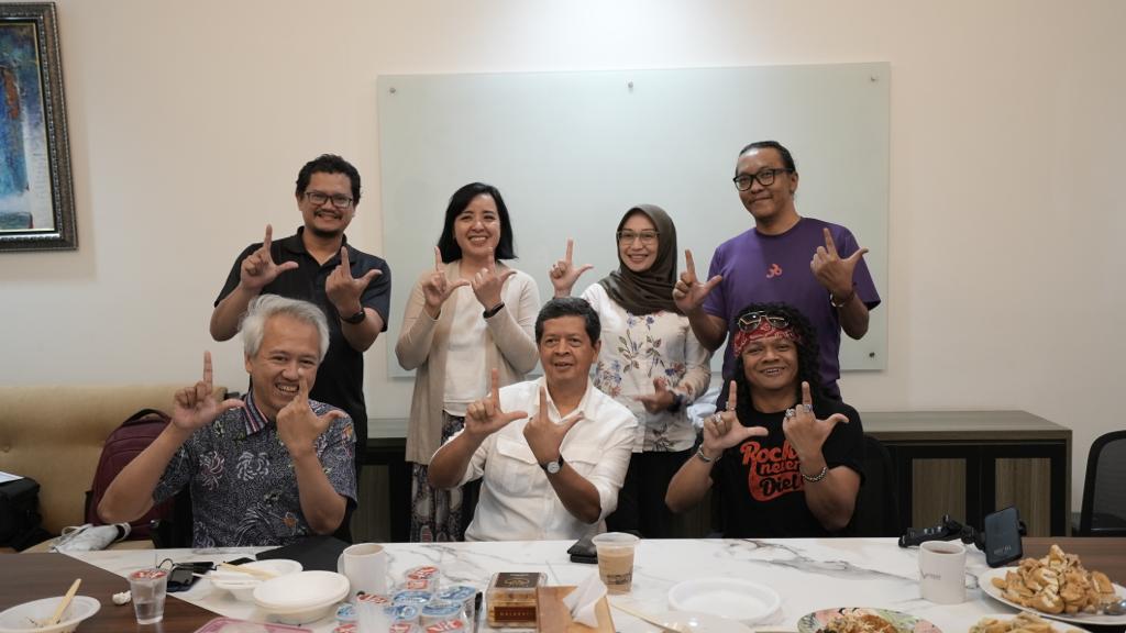 Jaring penulis lagu dan komposer, vocalis rock Candil gagas Lottalova Jaring penulis lagu dan komposer, vocalis rock Candil gagas Lottalova