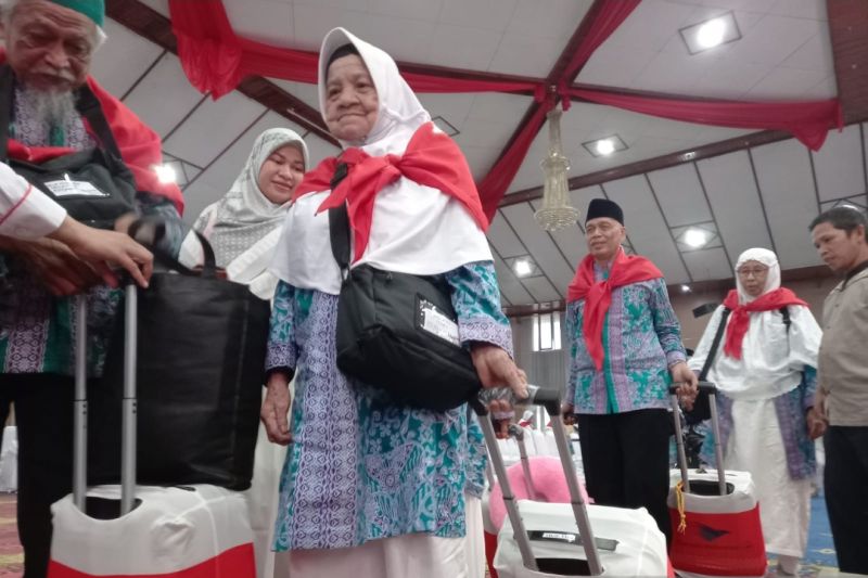 Seabad kehidupan Nenek Jima memulai perjalanan haji 2023