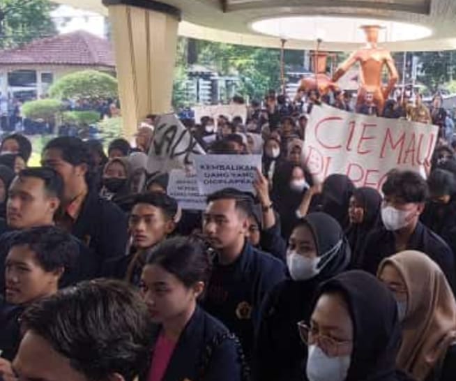 Buat kisruh, Wakil Rektor Bidang Akademik UMK diberhentikan