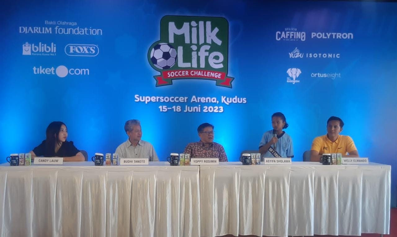 61 tim sepak bola putri SD di Kudus ikuti ajang Milklife Soccer Challenge 2023 61 tim sepak bola putri SD di Kudus ikuti ajang Milklife Soccer Challenge 2023