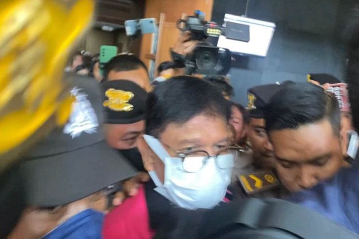 Jalani sidang perdana, Johnny G Plate dengarkan dakwaan JPU Jalani sidang perdana, Johnny G Plate dengarkan dakwaan JPU