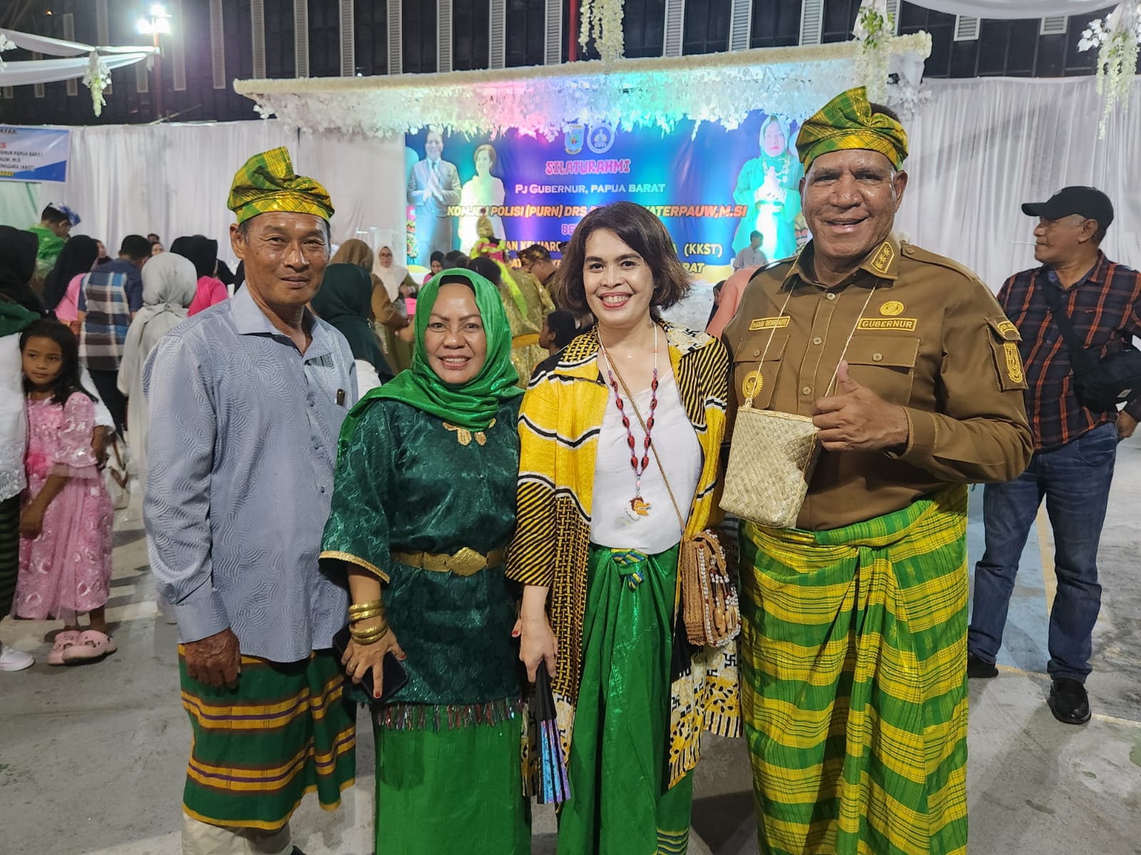 Pj Gubernur Paulus Waterpauw dikukuhkan sebagai sesepuh KKST di Fakfak