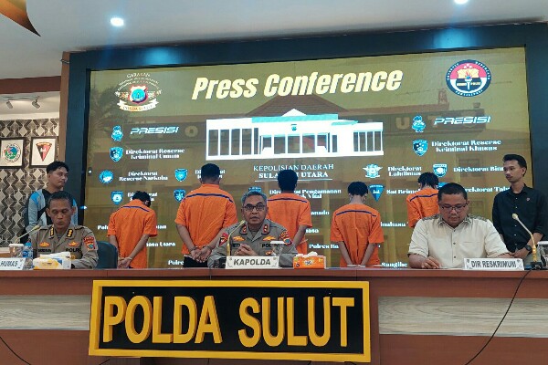 Ditreskrimum Polda Sulut ungkap kasus TPPO di Ranotana, 5 pelaku ditahan Ditreskrimum Polda Sulut ungkap kasus TPPO di Ranotana, 5 pelaku ditahan